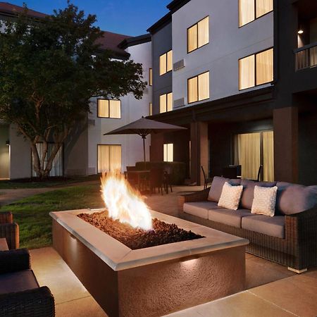 Courtyard By Marriott Tulsa Central Exterior photo